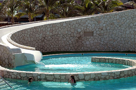 Monday, November 1, 2010 Cancun 030.JPG